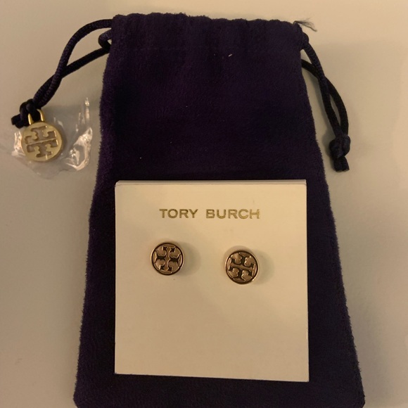 TORY BURCH LOGO CIRCLE STUDS EARRINGS IN ROSE GOLD - Picture 4 of 4